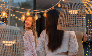 Cómo iluminar una terraza (sin cables, sin obras y con mucho estilo)