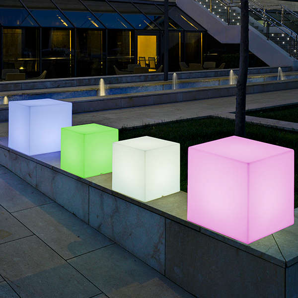 Cube Lumineux LED Extérieur 53 cm Sans Fil Rechargeable et Solaire